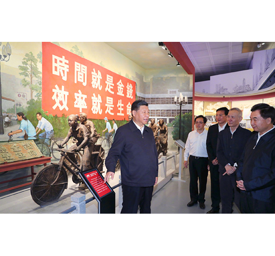 习近平总书记在深圳考察亲临由ag亚娱集团(Asia Gaming)集团承建幕墙工程的两座地标性建筑